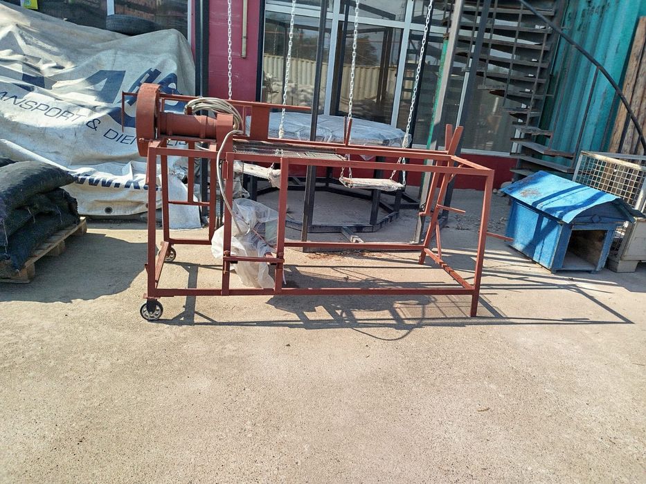 Циркулярная пила для резки дров.