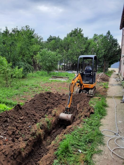 Închiriez miniexcavator+Camionetă 6,5 tone