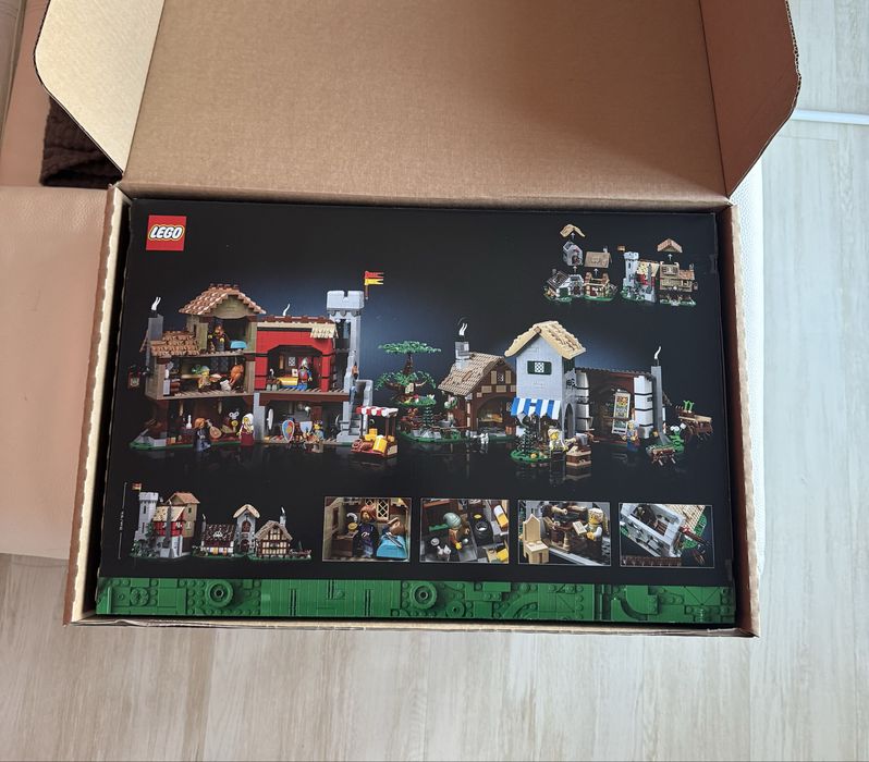 Lego LEGO  Castle Medieval Town Square 10332 [Original] [Sigilat]