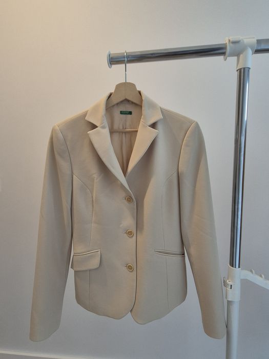 Sacou United Colors of Benetton impecabil mărime M / 42 cambrat