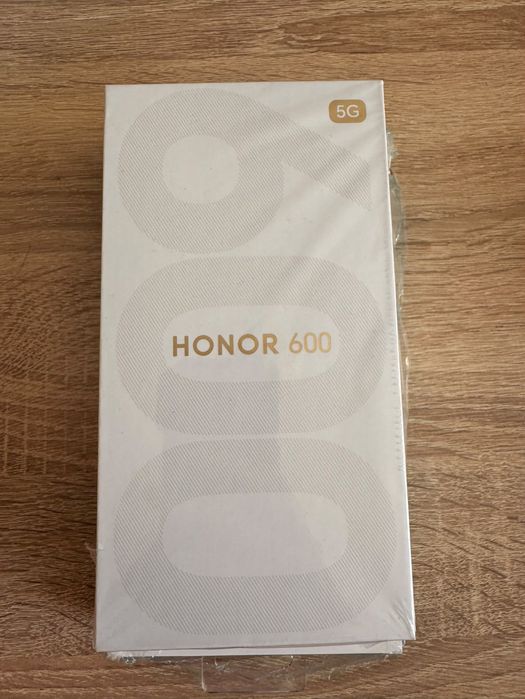 Honor 600 ,256 гб памет + подарък нова преносима батерия