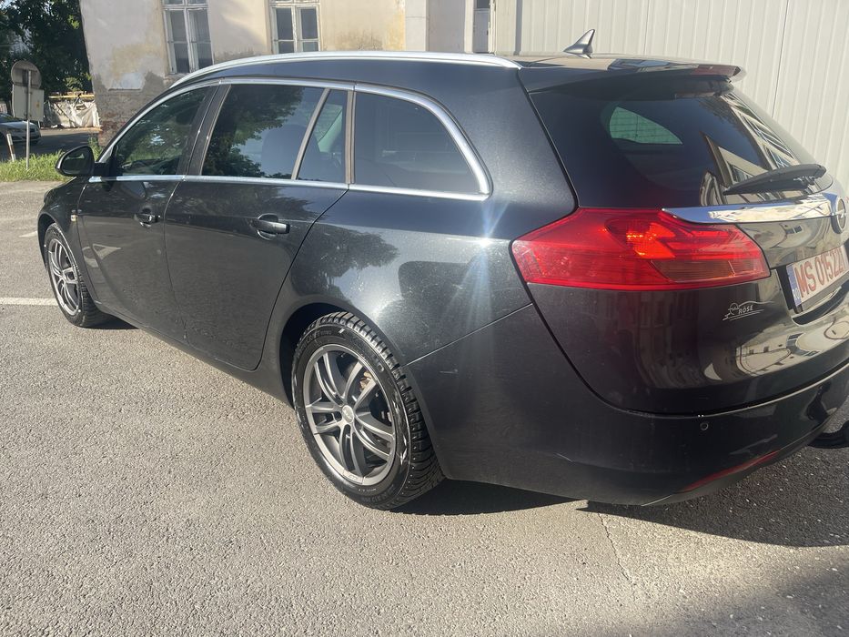Vand sau schimb opel insignia