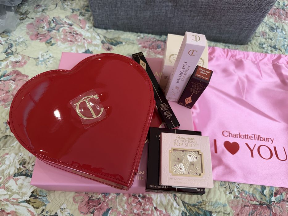 Падарочный набор от Charlotte tilbury