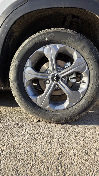 Диск с шиной r16 kia, летние