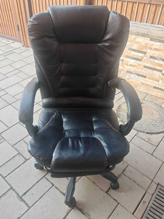 4 броя офис столове в добро състояние за 250лв.