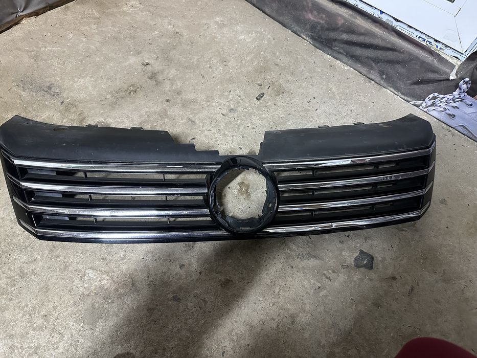 Решетка Passat 7
