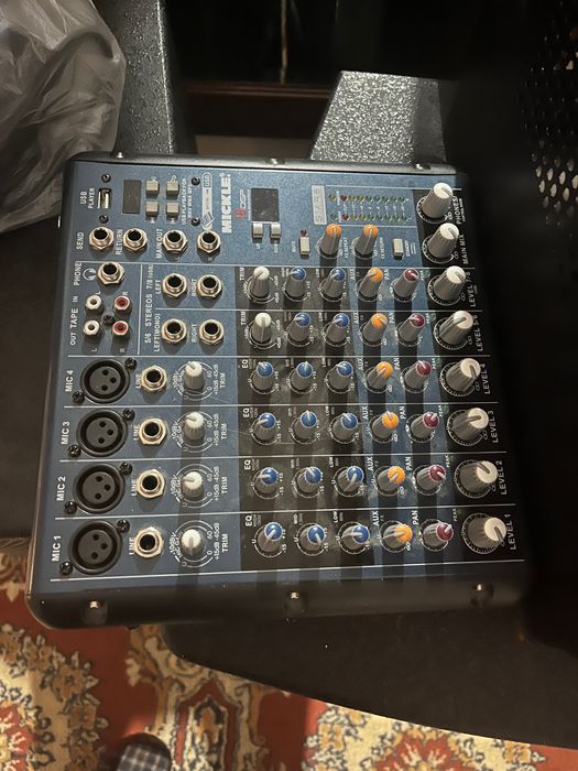 Колонки с системой караоке