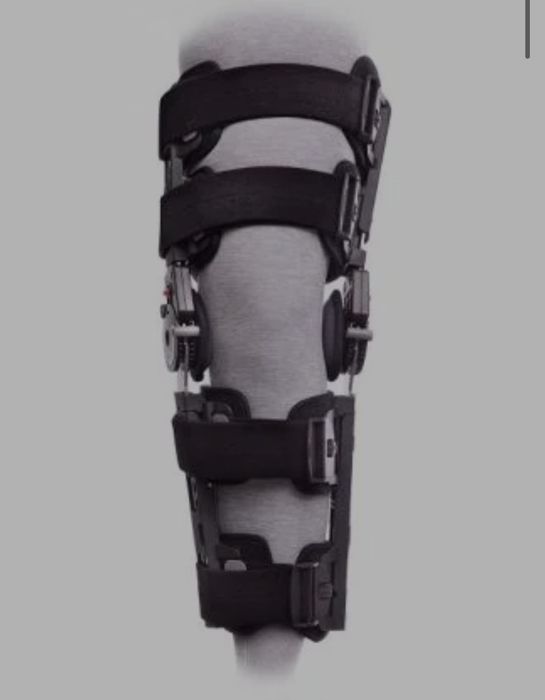 Vând orteza postoperatorie