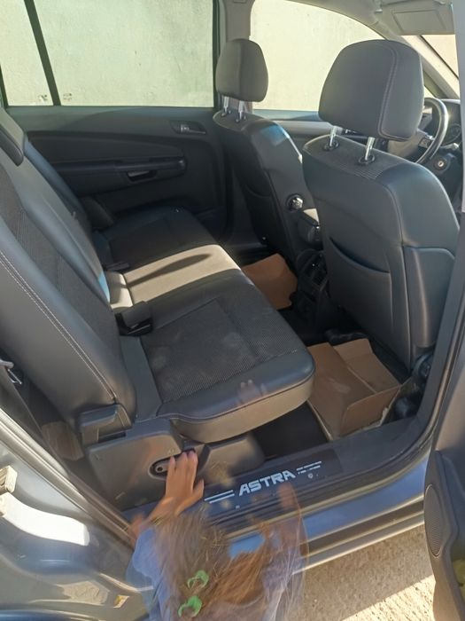 Vând Opel Zafira B 7 locuri  an fabricație 2012