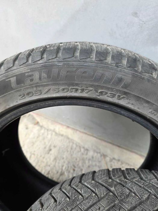 Зимни гуми Laufenn 205/50/17 - 2 броя