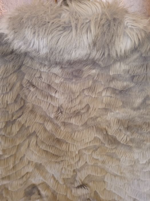 Vesta din blana L , pentru fete