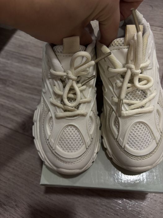 Кросы унипол 30 р