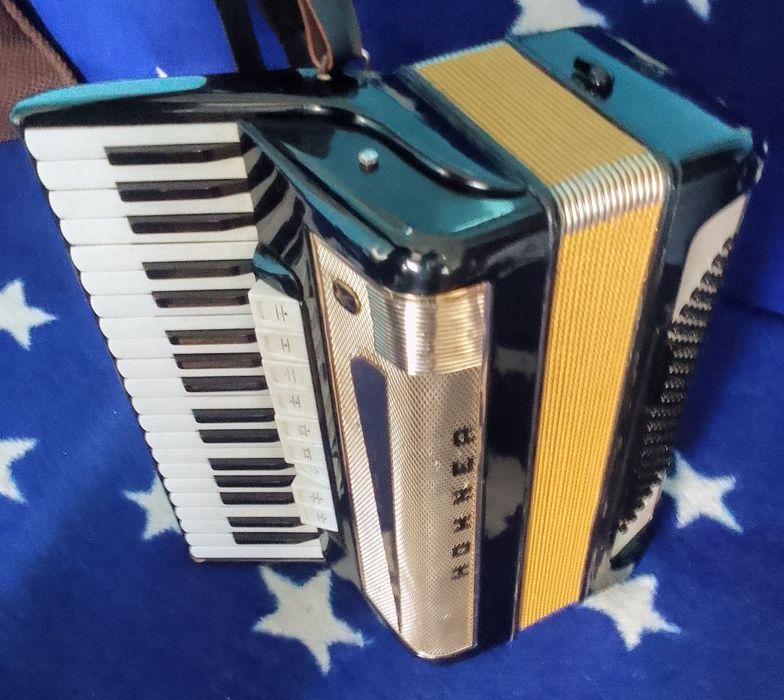 Vănd acordeon hohner lucia 4p ,96 bași