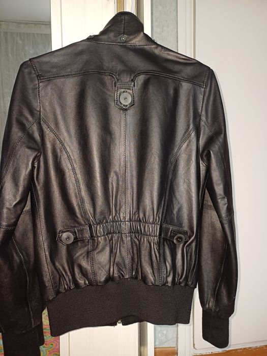 Продам кожанку отличное