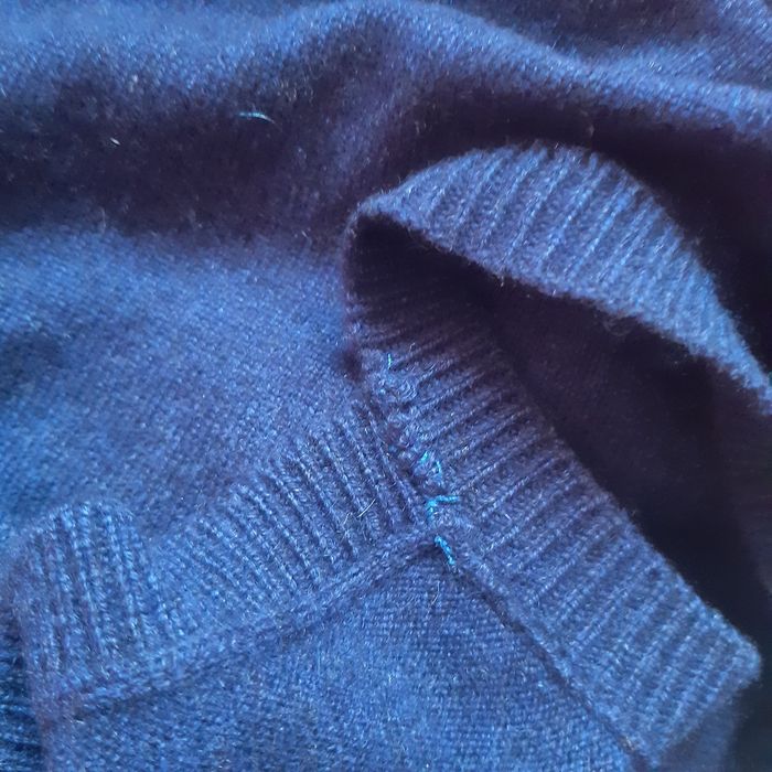 Maiou din cașmir M-L cu defect