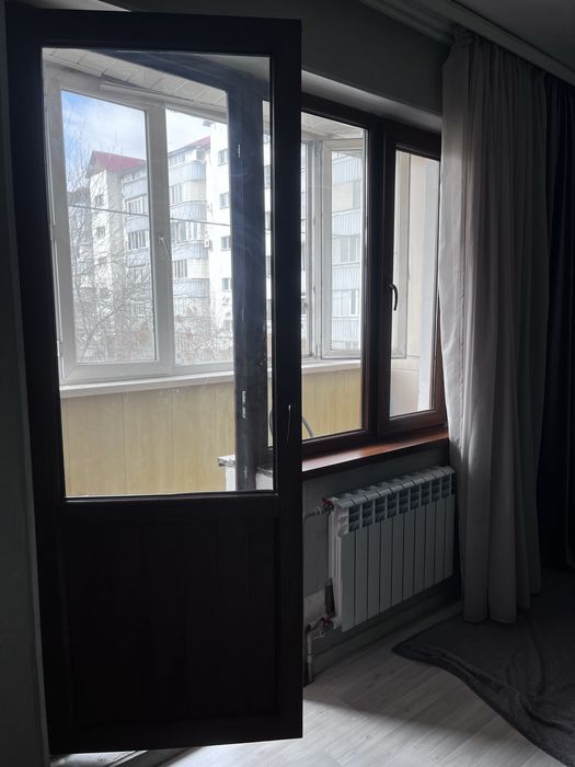 Окна и дверь  вместе