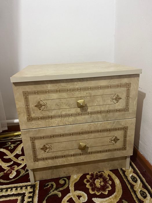 Комод ия 2 тумбочка сатылады