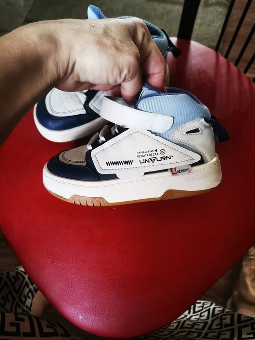 Продам ботинки для мальчика 27 размер