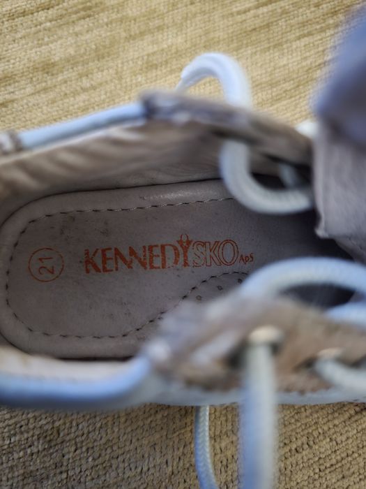 Удобни и красиви  маркови обувчици от естествена кожа,