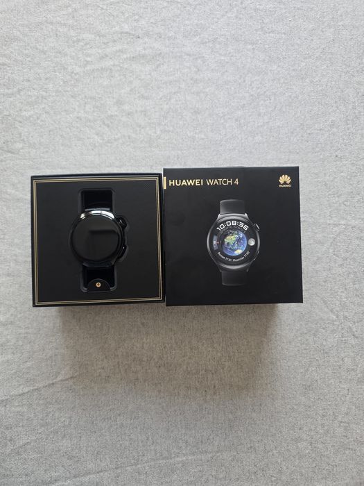 Huawei watch 4 .