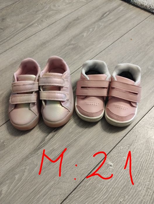 Adidași fetiță mărimea 20 și 21