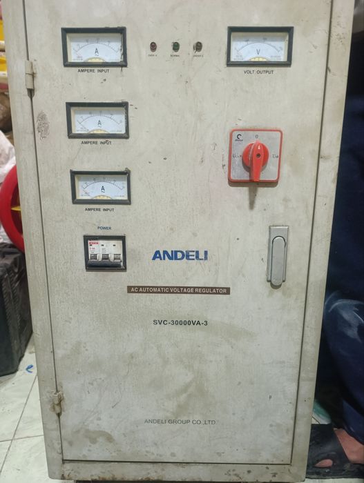 Stablizatir ANDELI SVC-30000VA-3 — 3 fazali avtomatik kuchlanish stabi