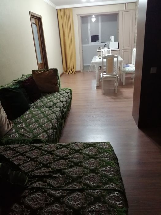 Диван угловой с подушками