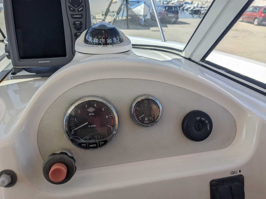 Лодка Arvor 230AS