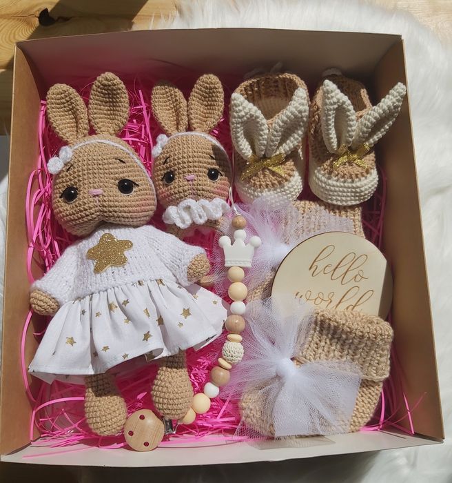 Игрушка+погремушка+пинетки-набор для малышей!