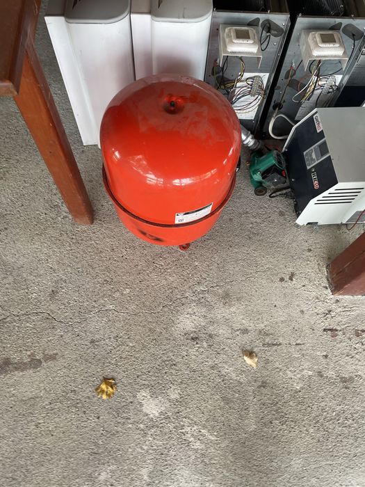 Котле на пелети с радиатори конвектори