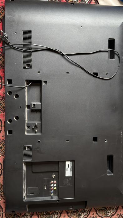 Sony televizor sotiladi ishlaydi, pulti bor