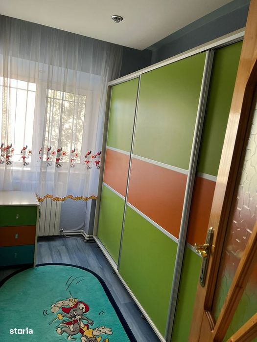 De Vanzare Apartament cu 3 camere zona Obor