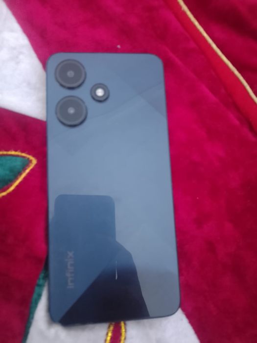 Телефон Infinix hot 30i