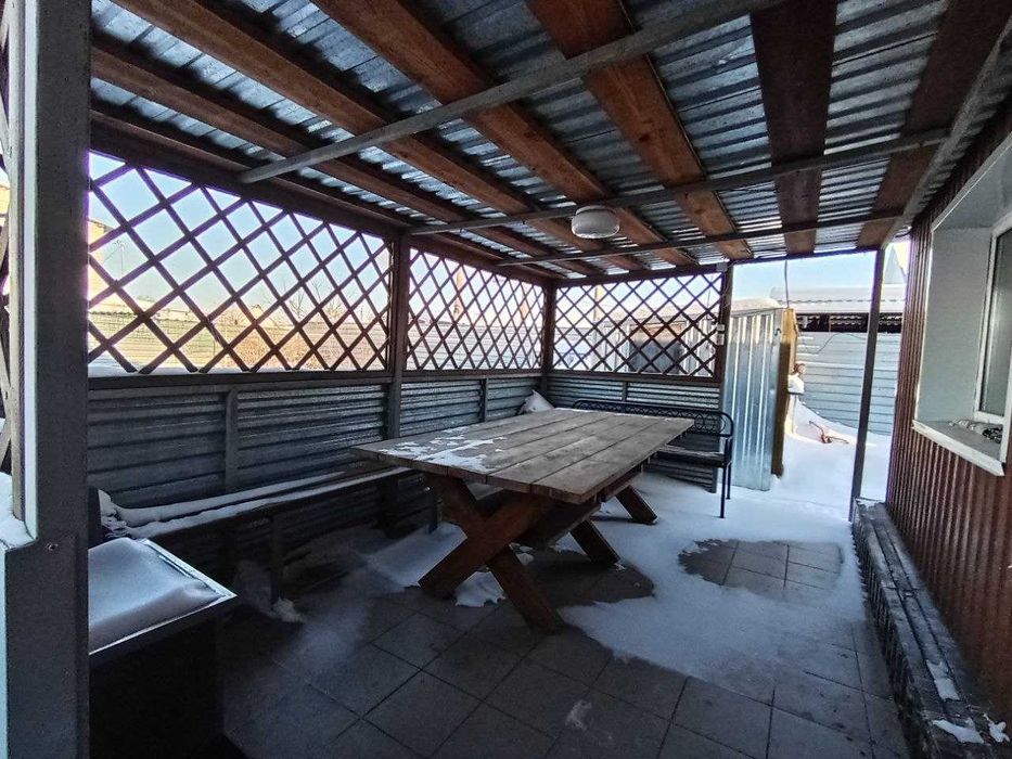 Продам дом с гаражом