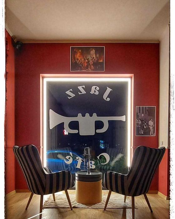 Vand mobilier si aparatura pentru cafenea  noi NEGOCIABIL