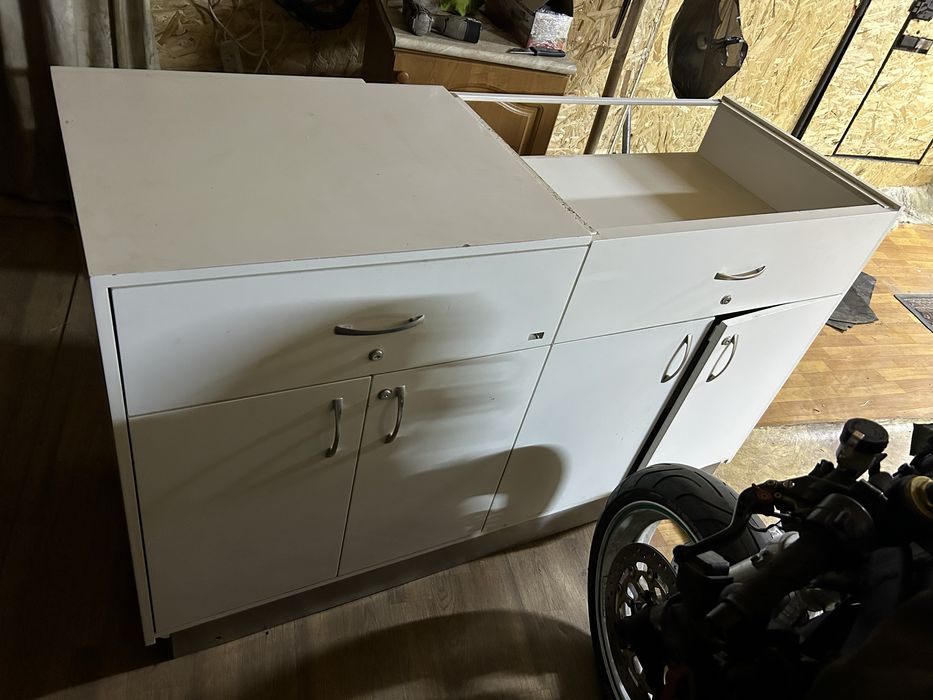 Срочно продам витрину