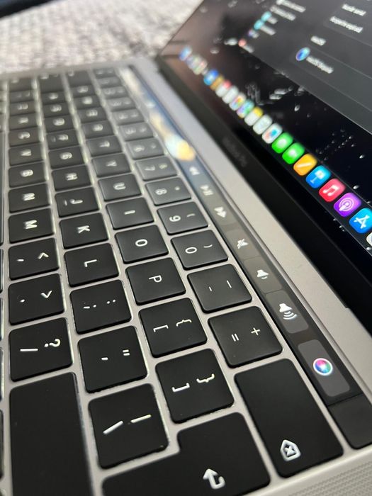 MacBook Pro13 Touch Bar 2019