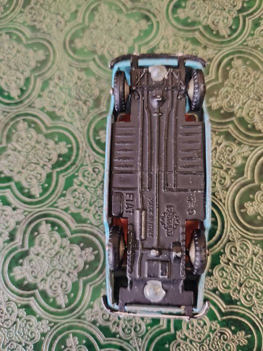 Ретро количка Fiat 1300 n9 mercury
85€