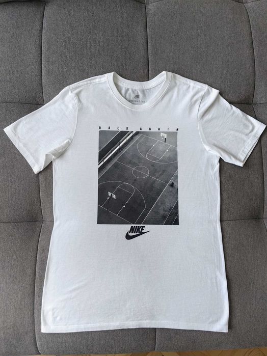 Тениска Nike S-размер