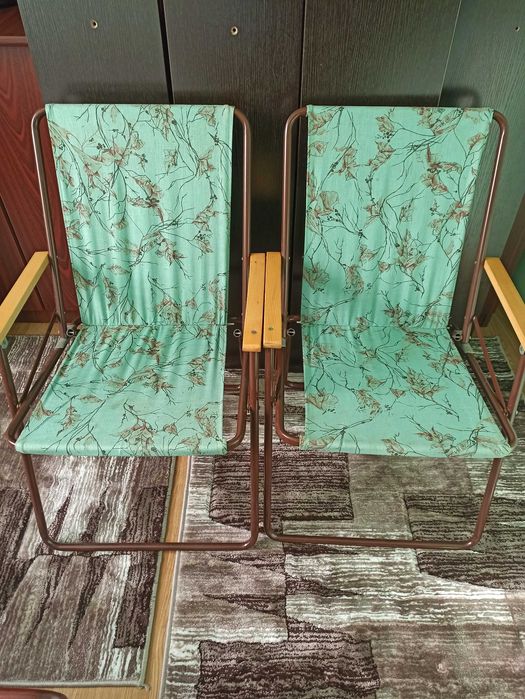 Vând 1 scaun pentru camping ( pitnic ) nou, nefolosit.