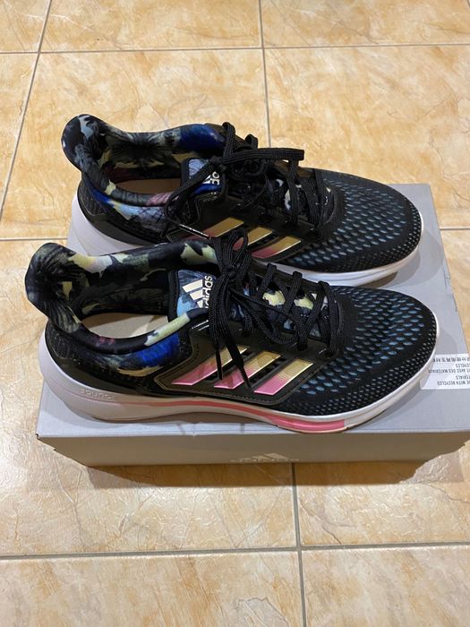 Дамски маратонки Адидас ЕQ 21 run