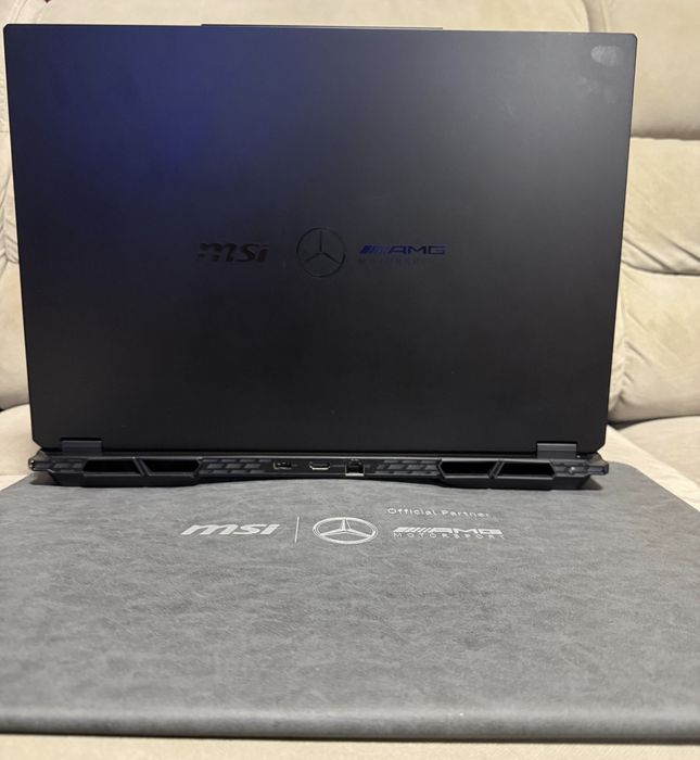 Laptop Gaming MSI Intel Core Ultra 9, 64GB DDR5, 2TB, RTX4080 12GB