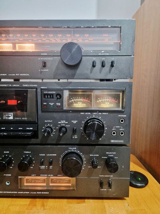 Linie Akai : Akai AM 2350 - Akai GXC 704D - Akai AT 2250L  -Made In Japan