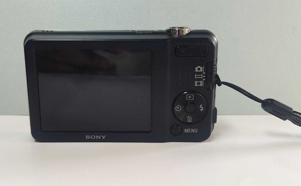 Чудесно фотоапаратче SONY DSC W710