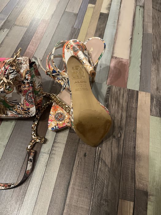 Sandale si geanta cross body Aldo