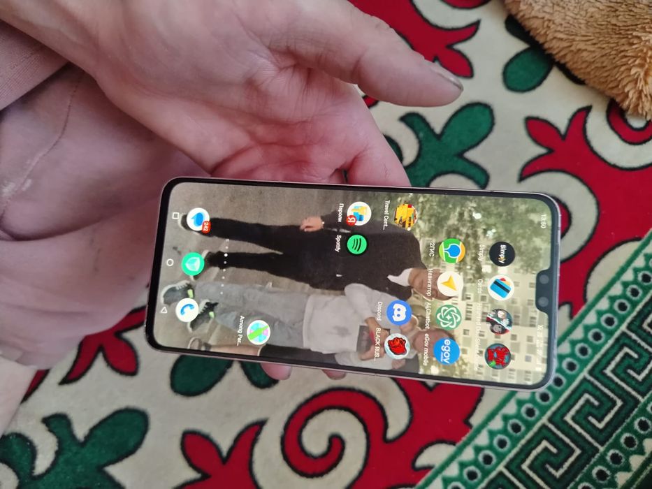 Продам Телефон  Vivo 5G