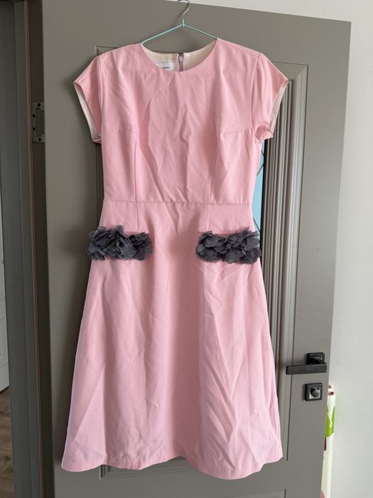 Продам платья размера М все по2000 тг