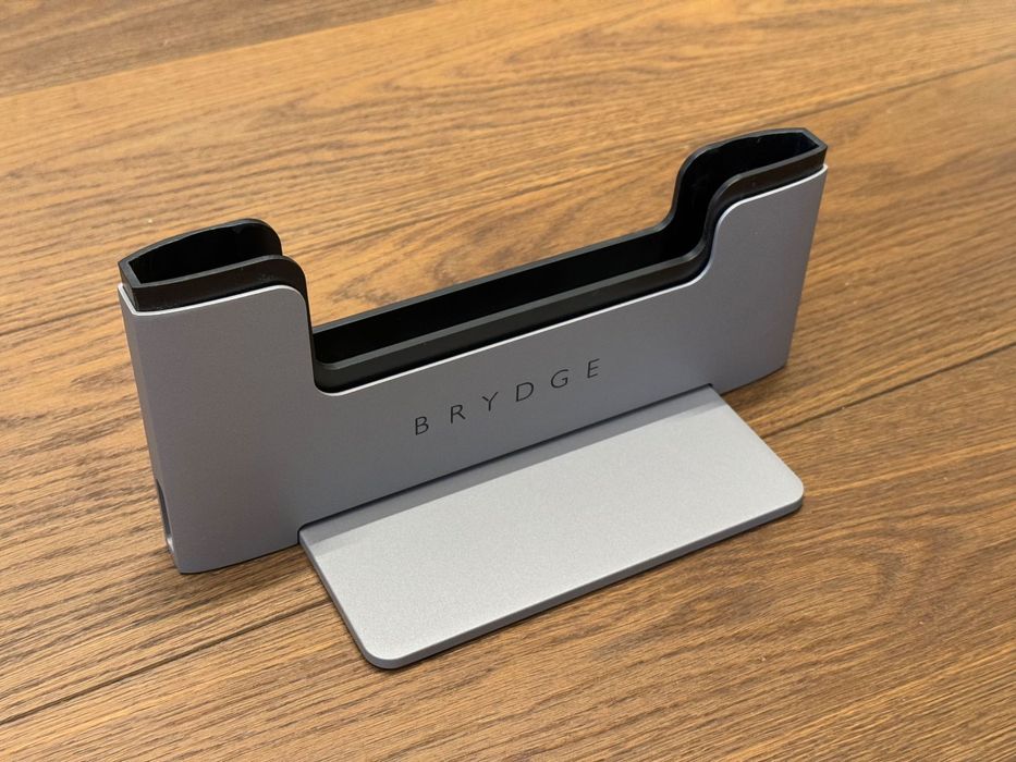 BRYDGE Вертикална стойка и докинг станция за MacBook Pro 16" 2019