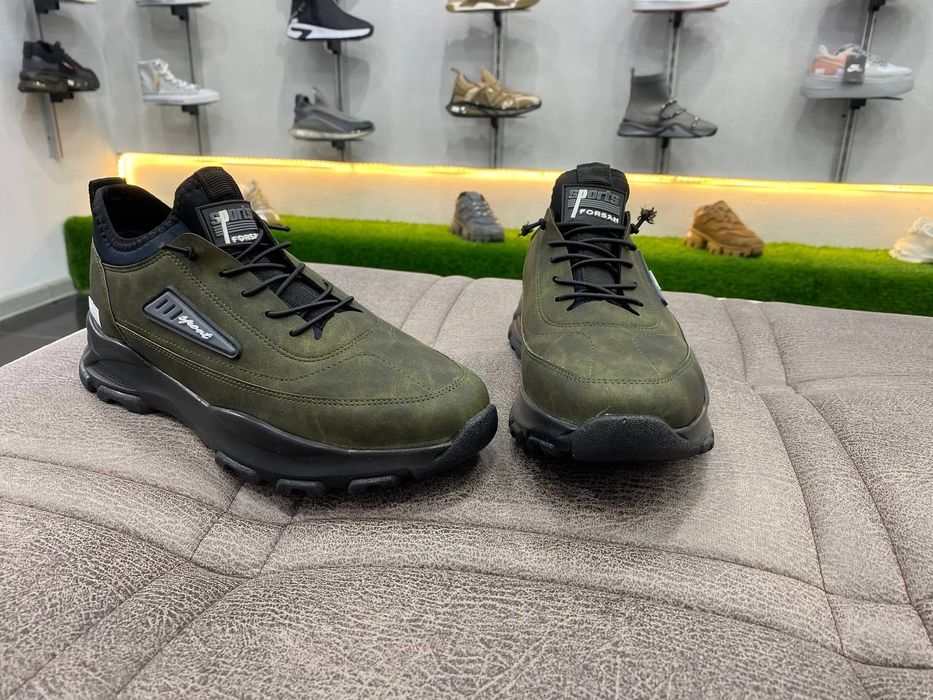 Кожаные мужские обуви кроссовки