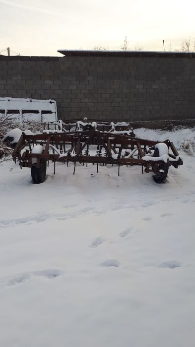 Продам плуг     .